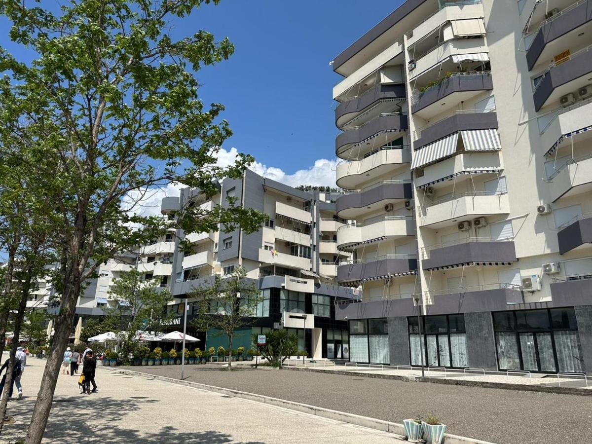 Siloria Apartments Vlorë Exteriör bild